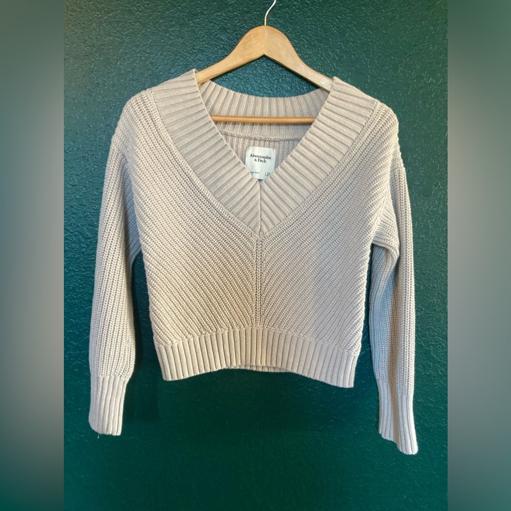 Abercrombie & Fitch Cream V-Neck Sweater